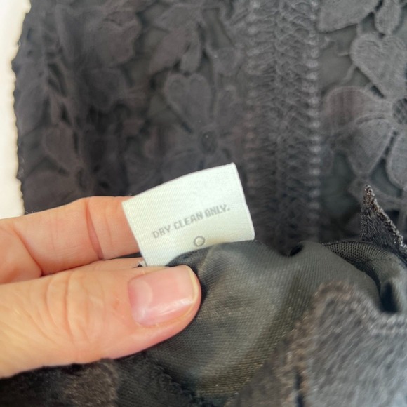 Francescas Vneck Sleeveless Lace Fit & Flare Blouse Dressy Cocktail Size Small - Picture 9 of 11